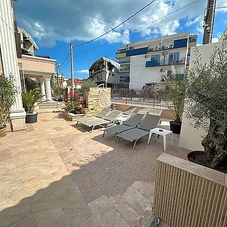 Ξενοδοχείο De Inchiriat Kataleya Mamaia